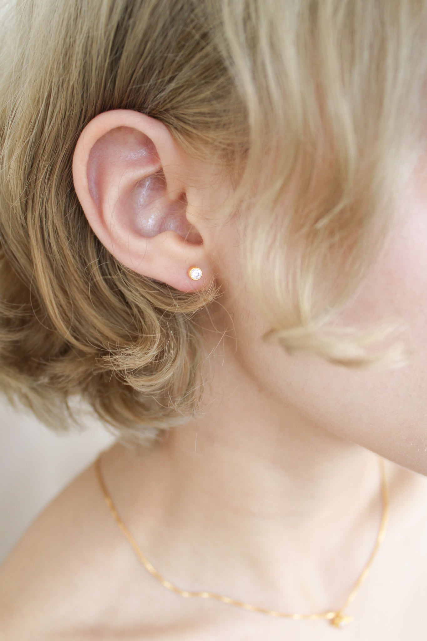 Vesta Studs - Gold