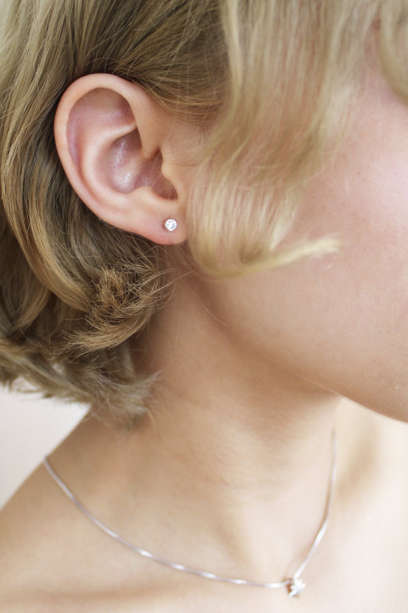 Vesta Stud Earrings - silver