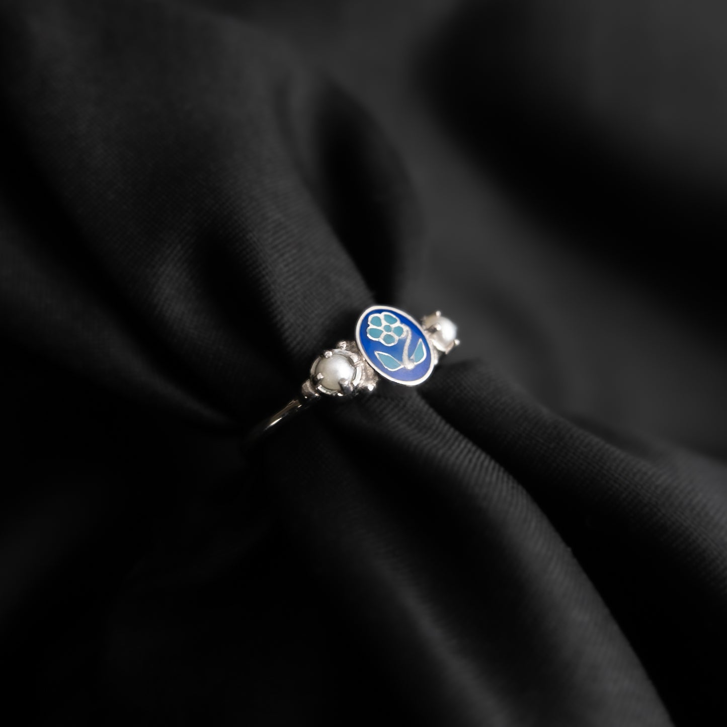 Mourning Bloom Ring - Silver