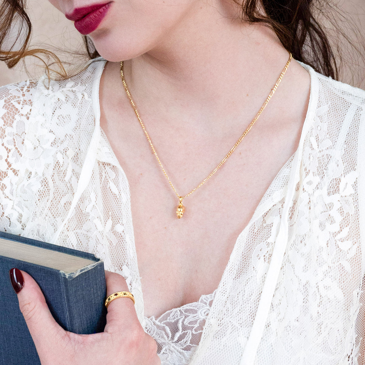 Vanitas Pendant - gold