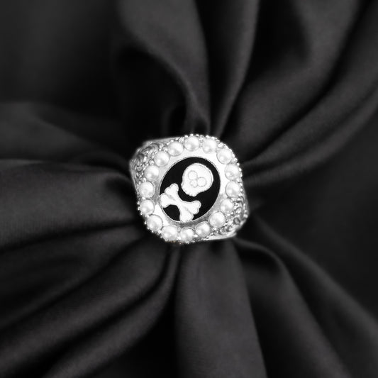 Mourning Memento Ring (Haunting Enamel) - Silver